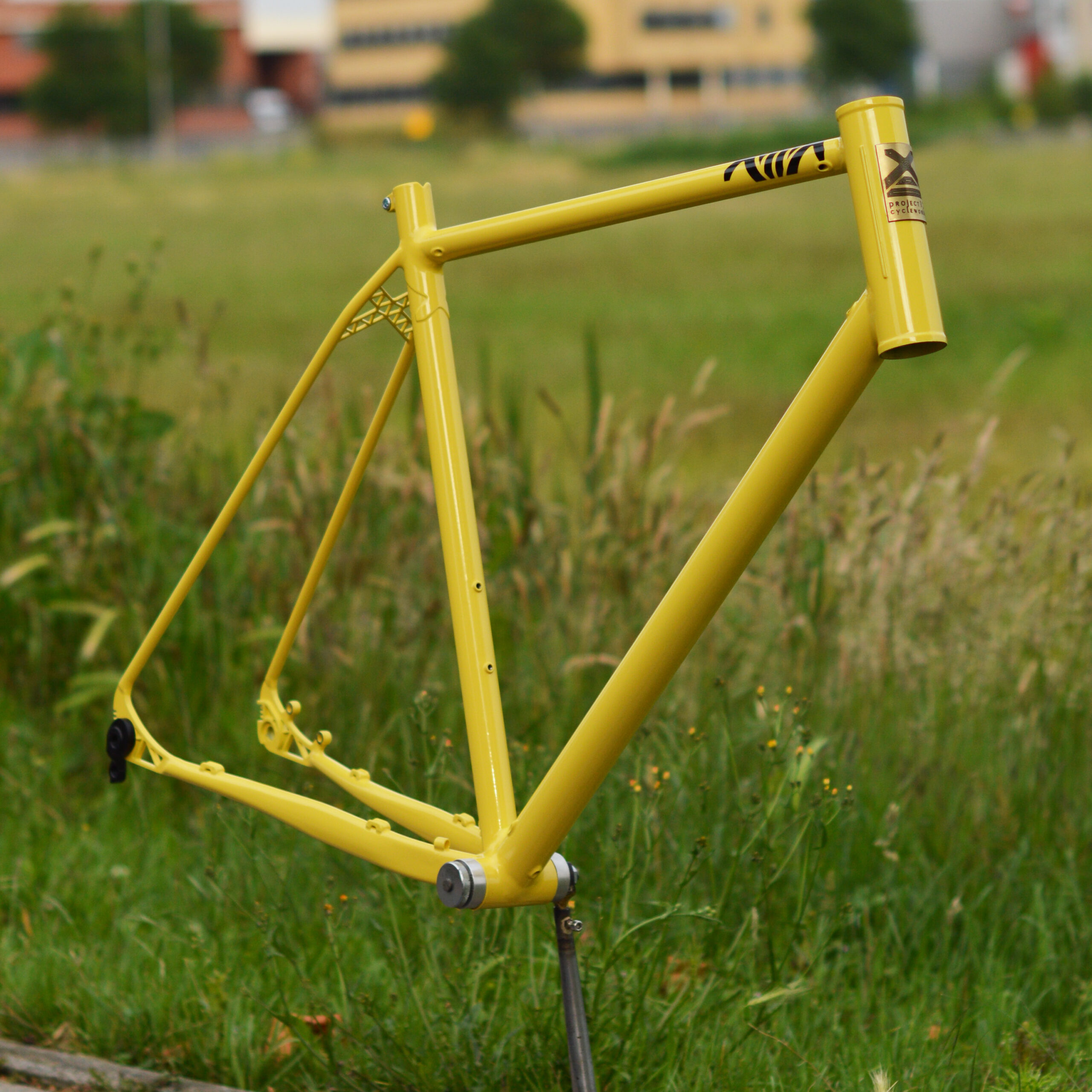 12025 - Vegur Deewee bikes